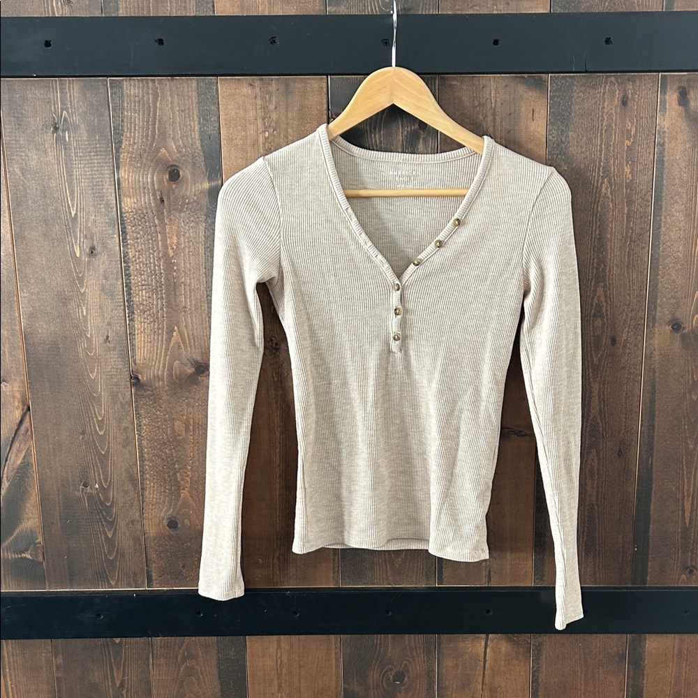 American Eagle Y2K Henley Top Women’s size XS